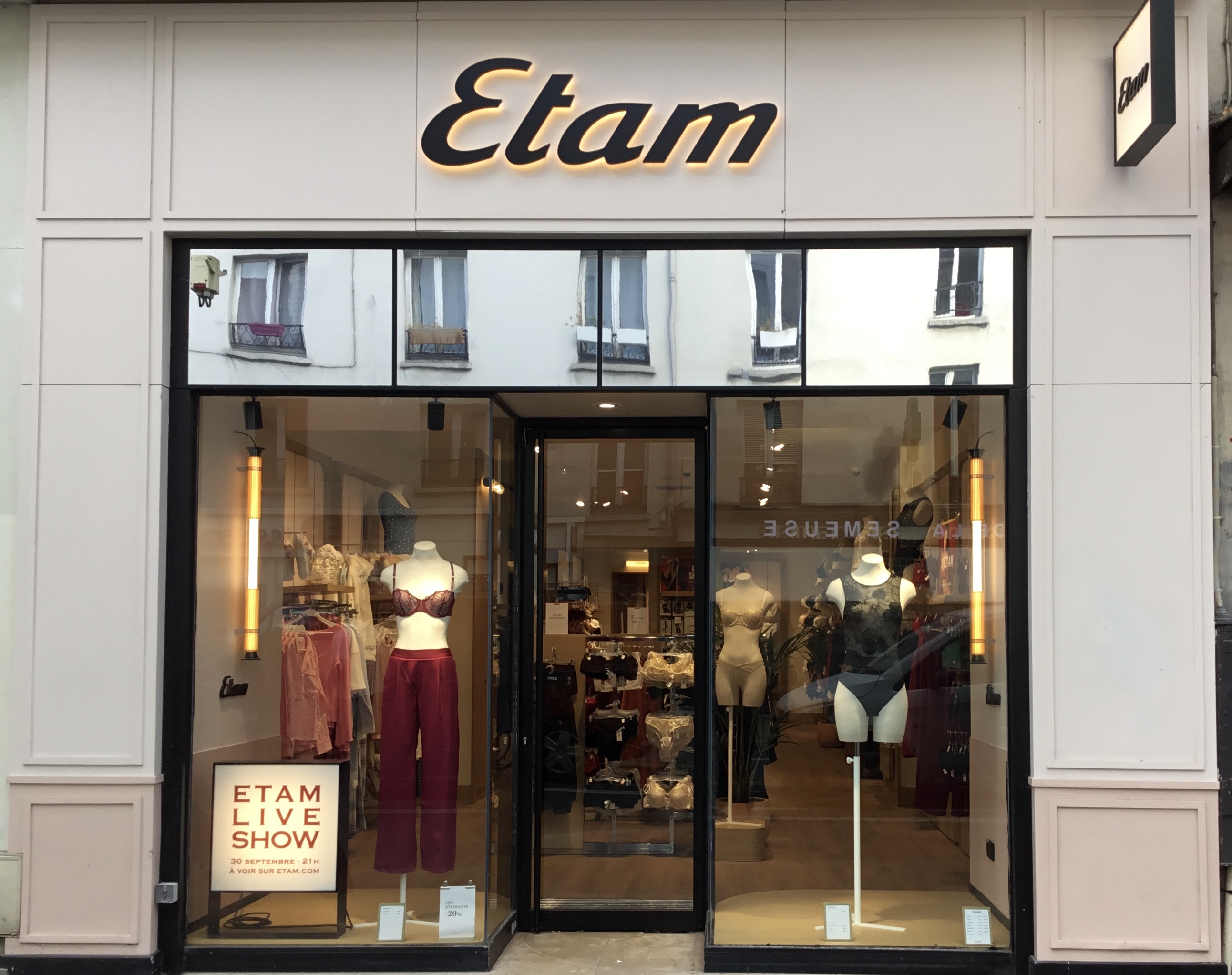 Foto 1 di Etam Lingerie