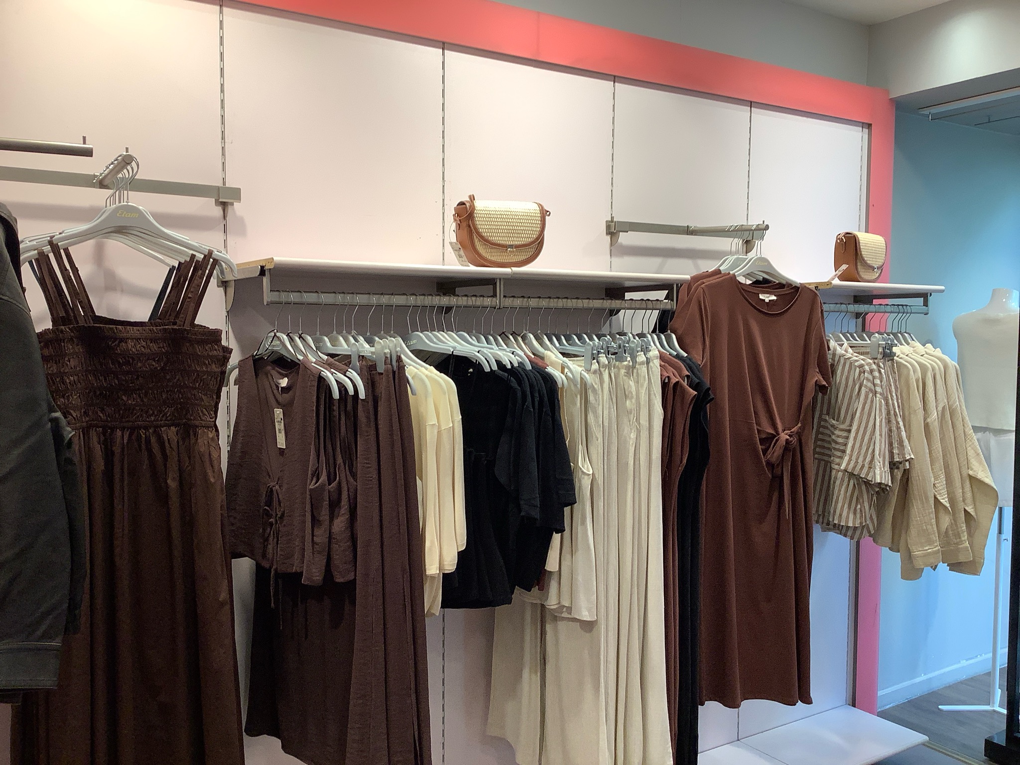 Etam Prêt-à-porter et Lingerie