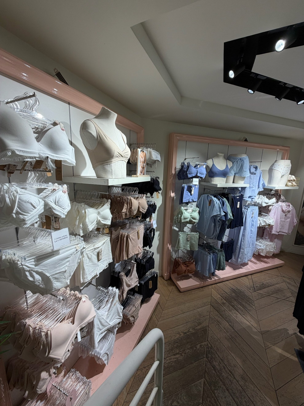 Foto 67 di Etam Lingerie
