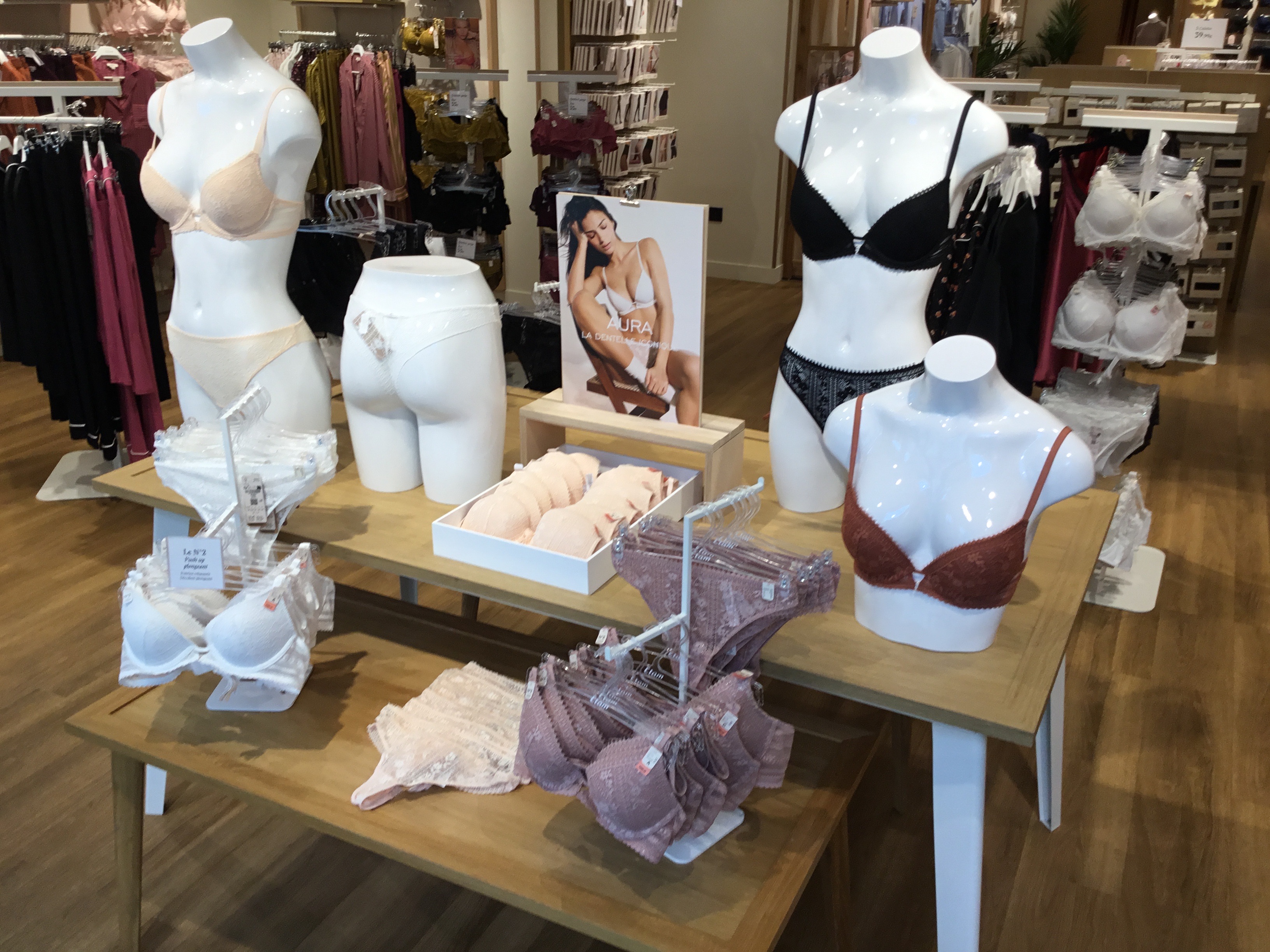 Foto 1 di Etam Lingerie