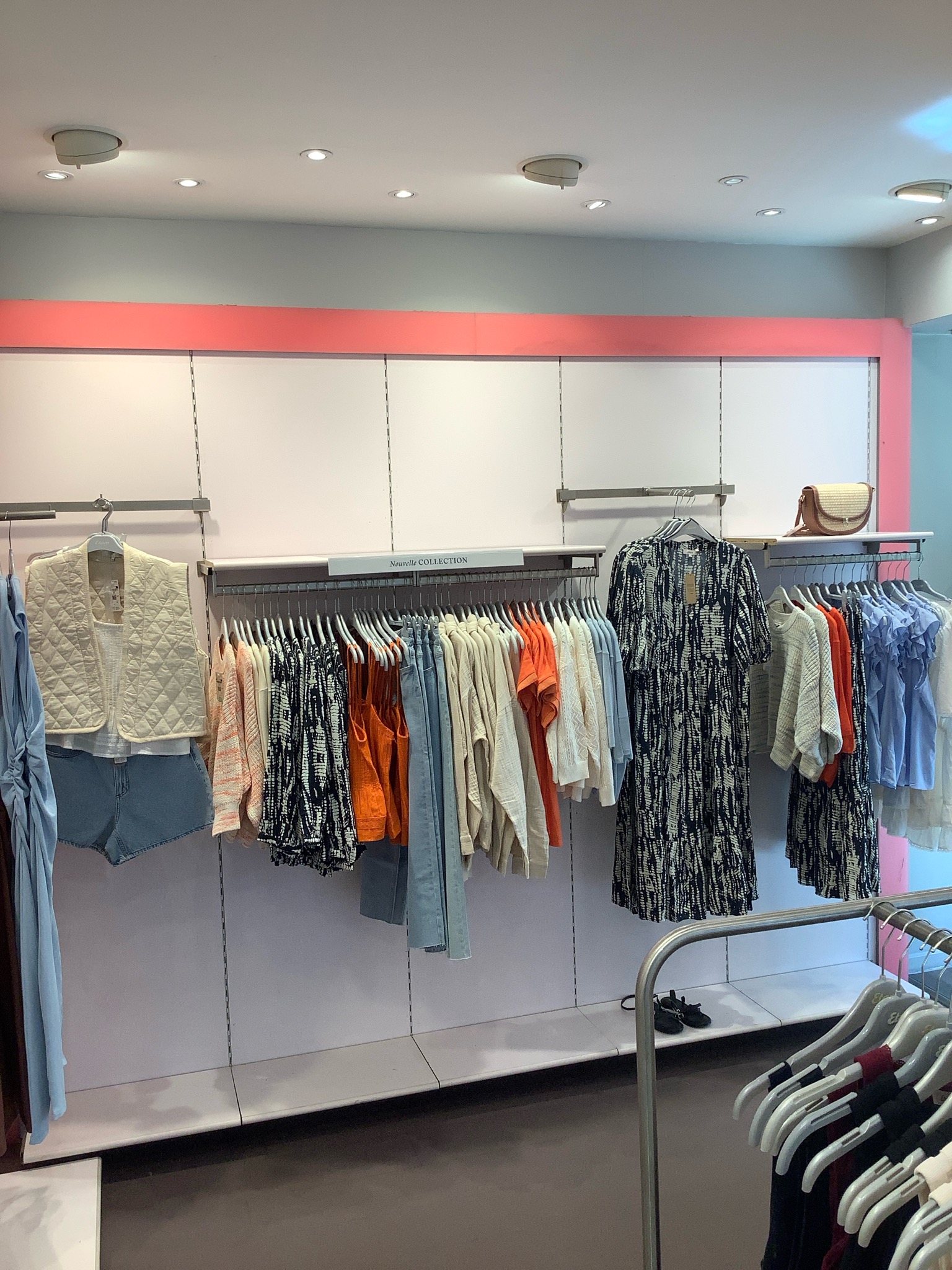 Etam Prêt-à-porter et Lingerie