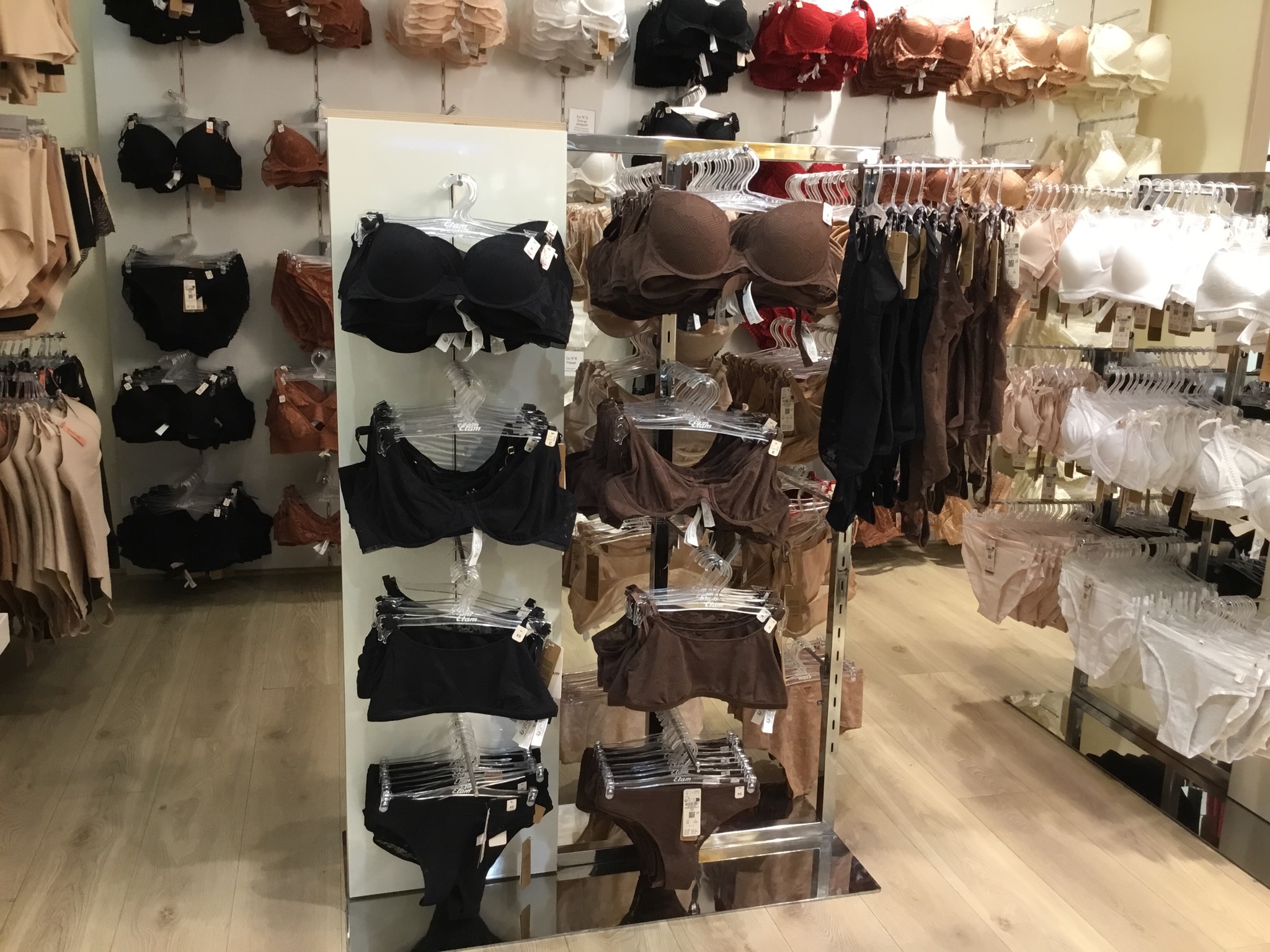 Foto 412 di Etam Lingerie