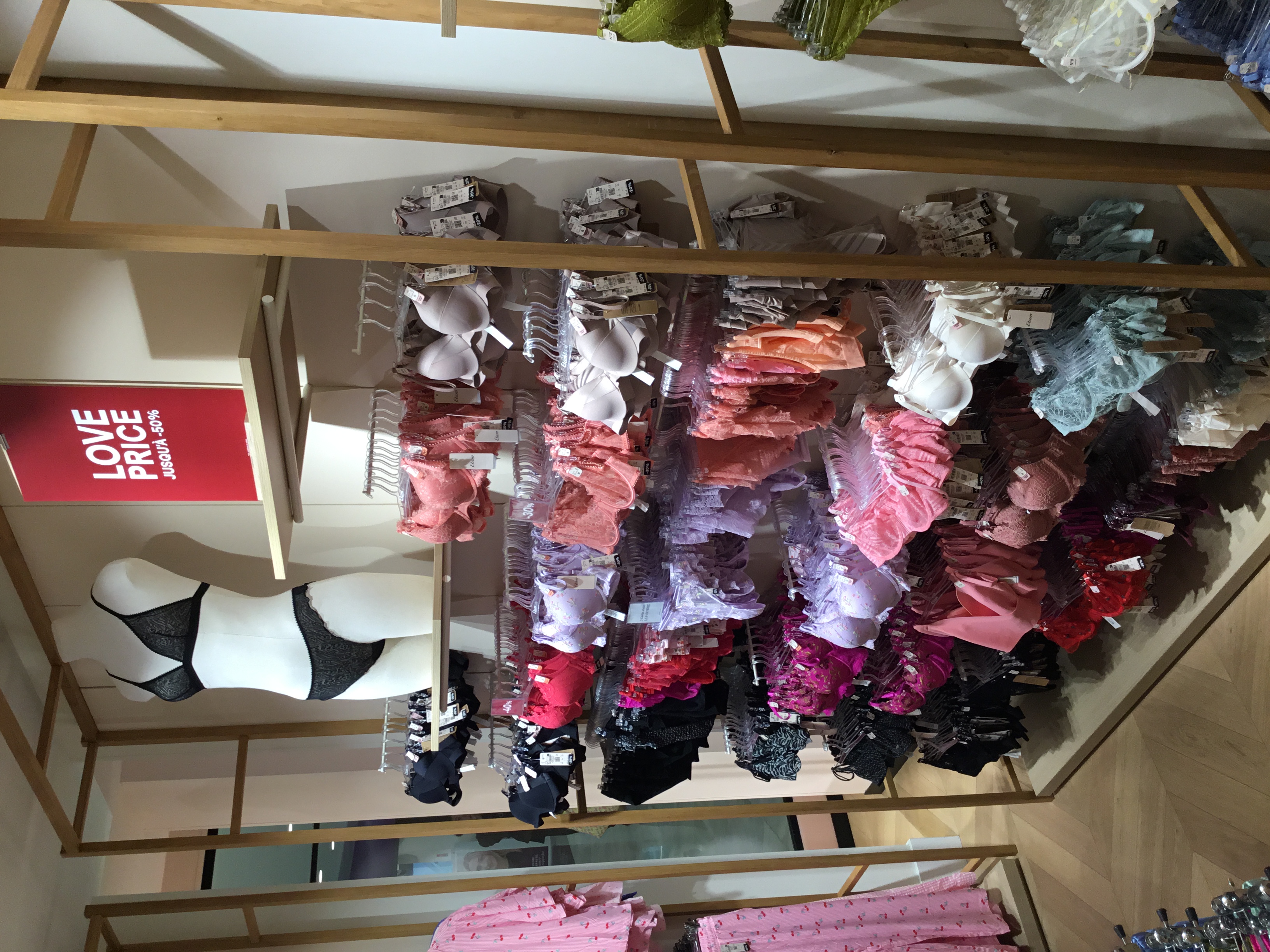 Foto 83 di Etam Lingerie