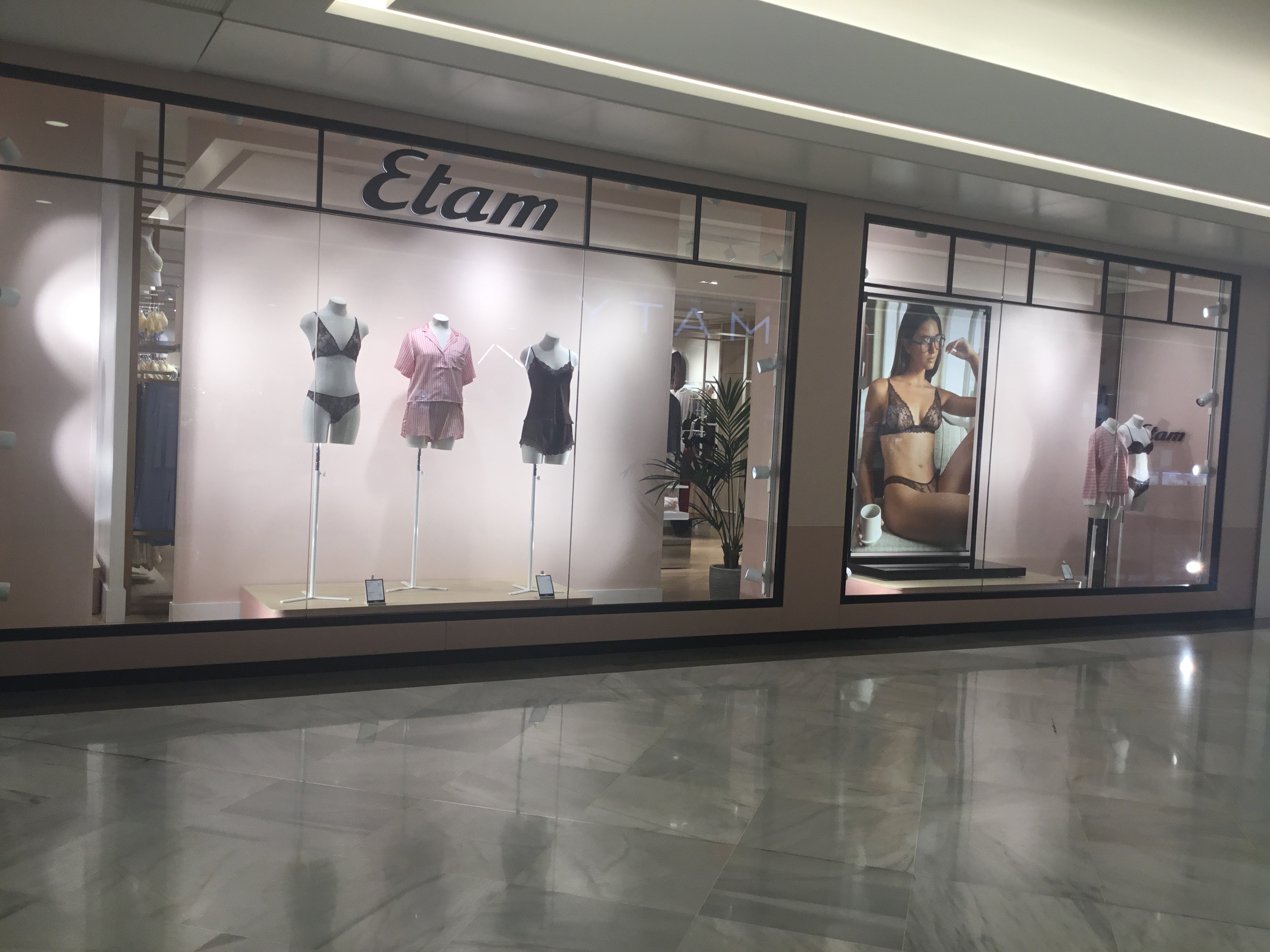 Foto 204 di Etam Lingerie