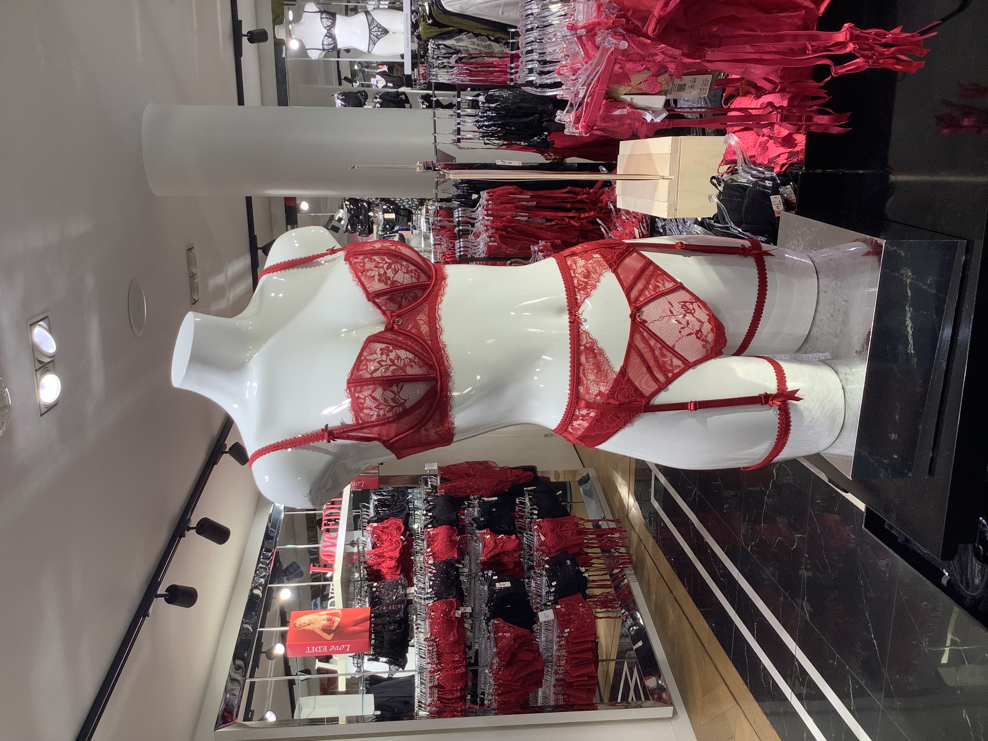 Etam Lingerie 