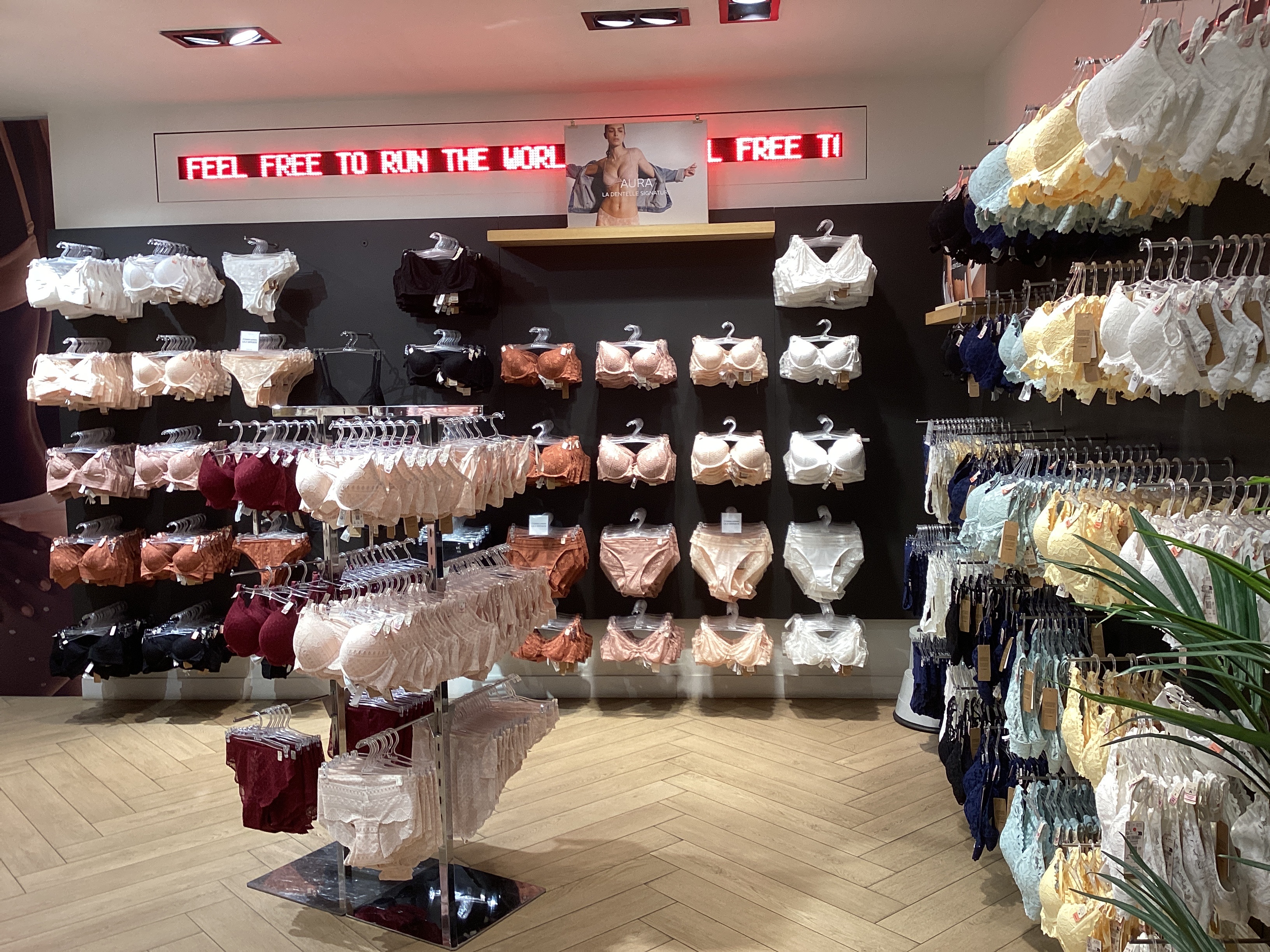 Etam Lingerie 