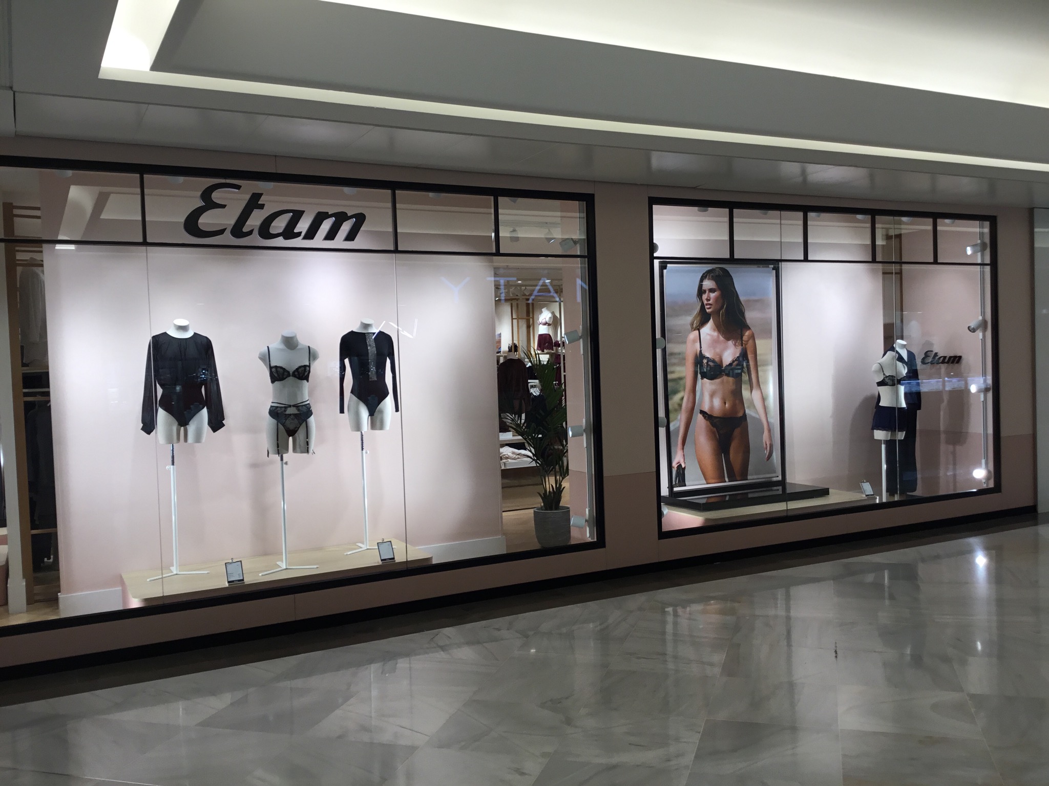 Foto 211 di Etam Lingerie