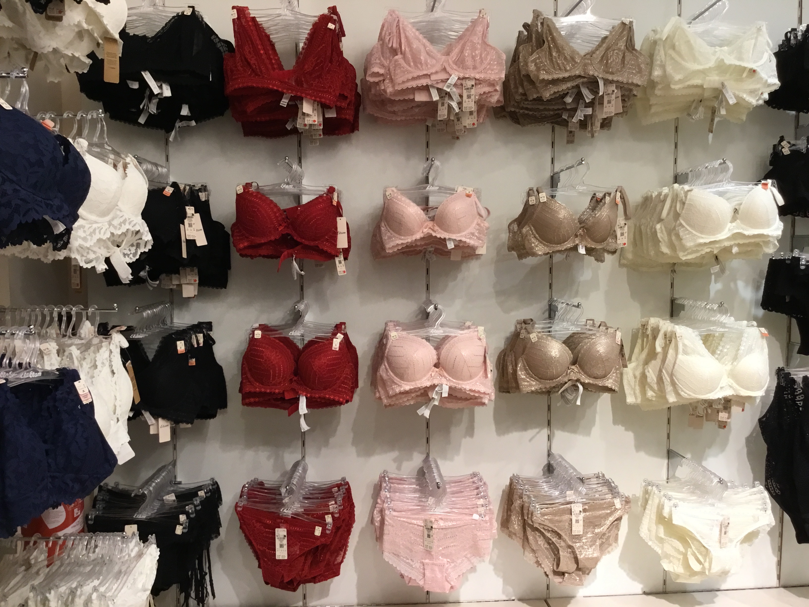 Foto 329 di Etam Lingerie
