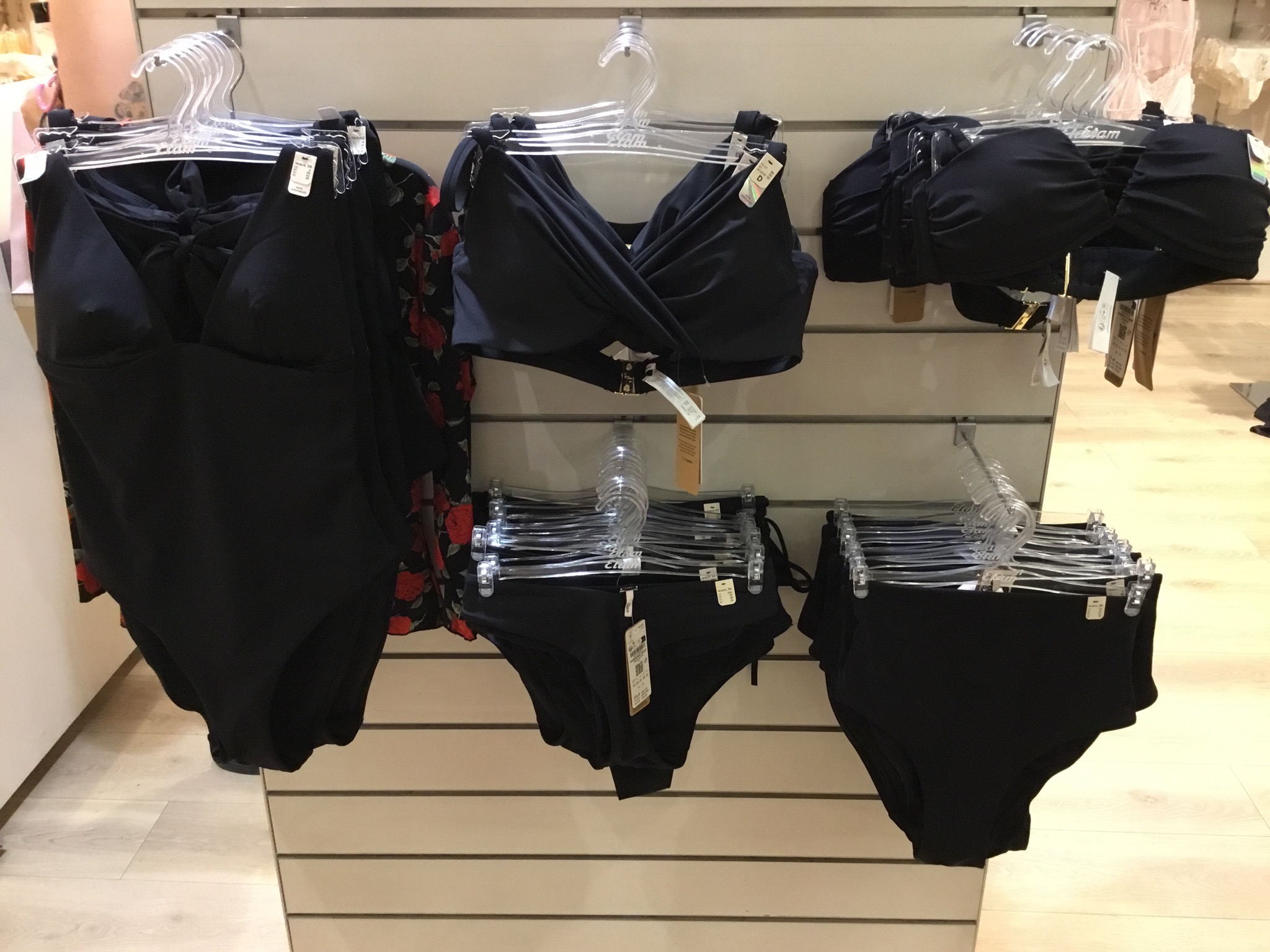 Foto 426 di Etam Lingerie