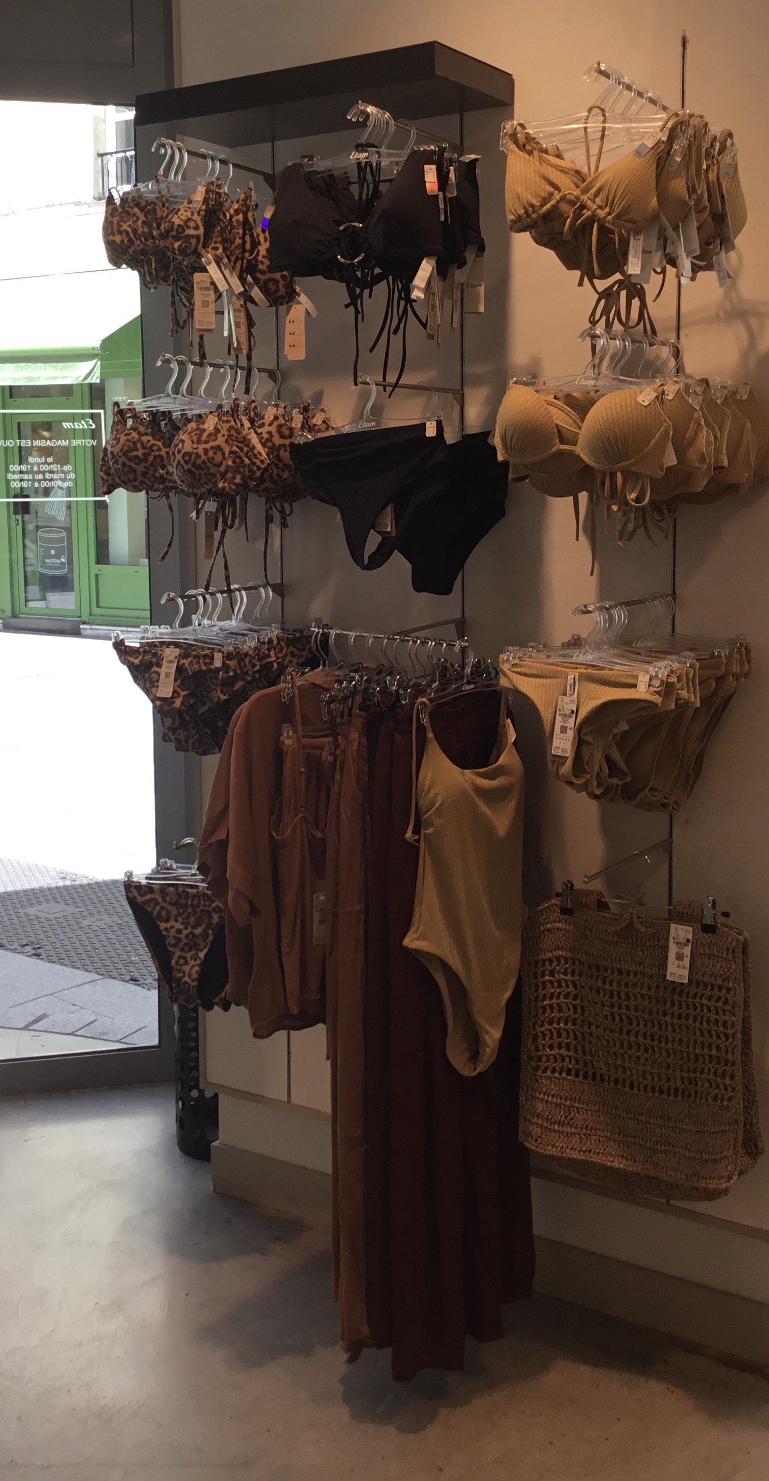 Foto 325 di Etam Lingerie