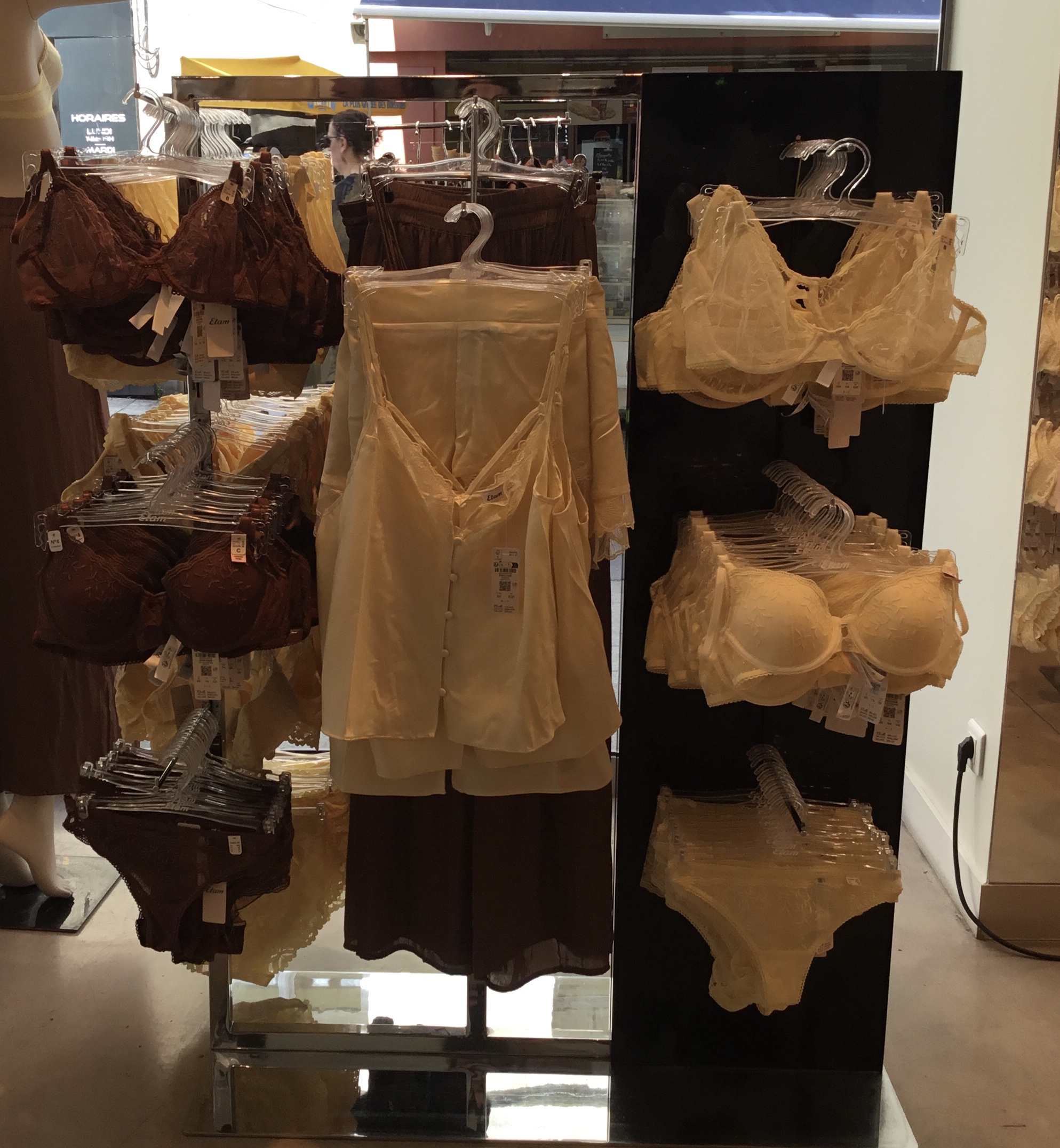 Foto 316 di Etam Lingerie