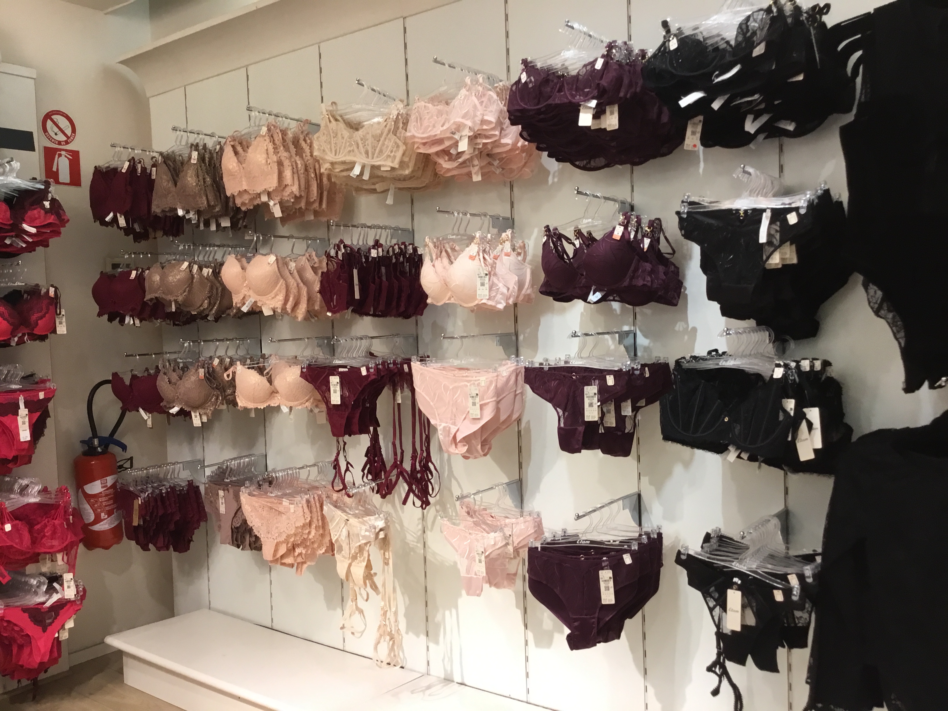 Foto 328 di Etam Lingerie