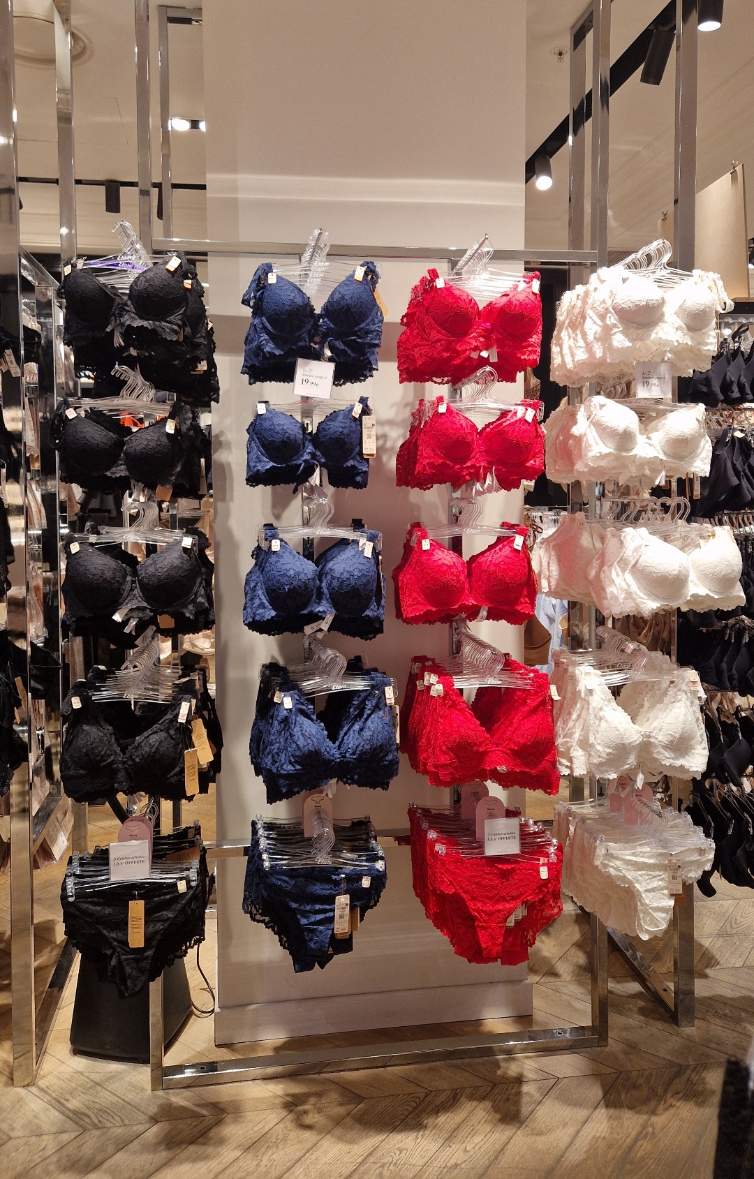 Foto 101 di Etam Lingerie