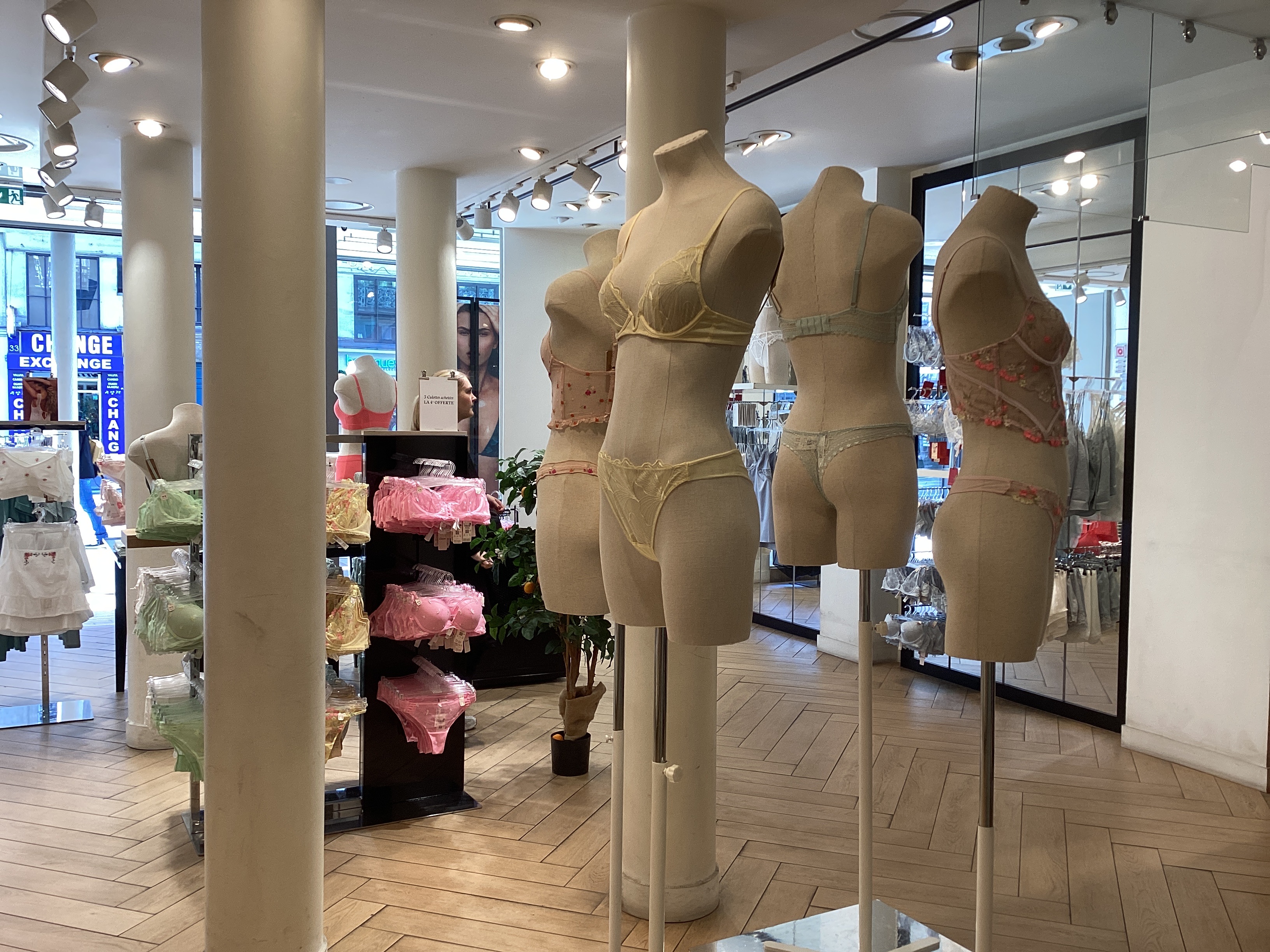 Etam Lingerie 