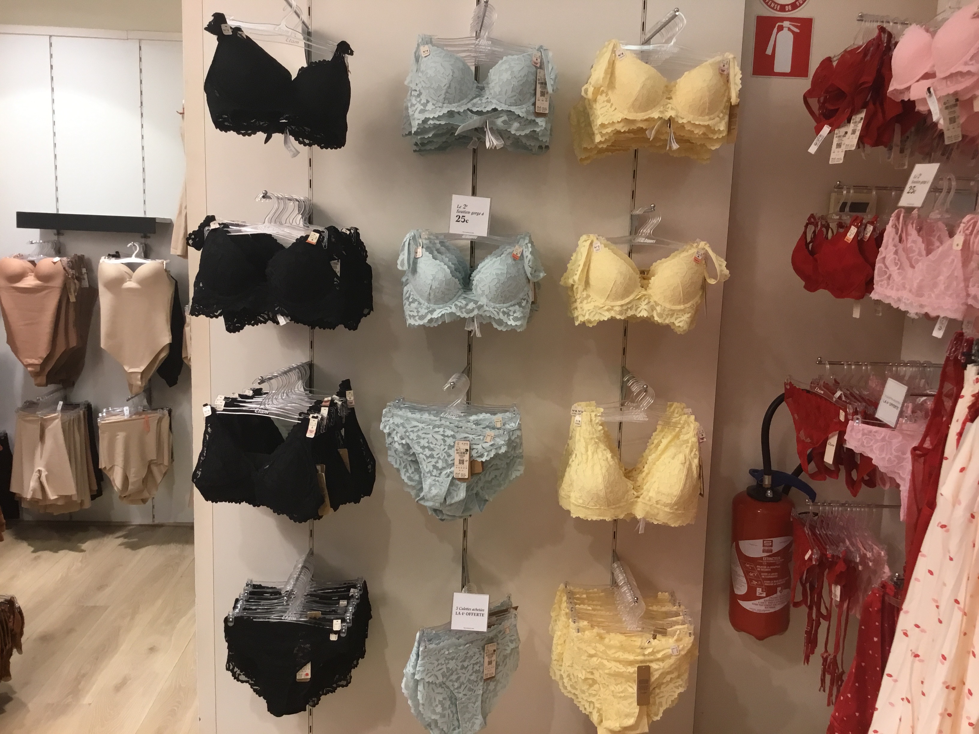 Foto 361 di Etam Lingerie