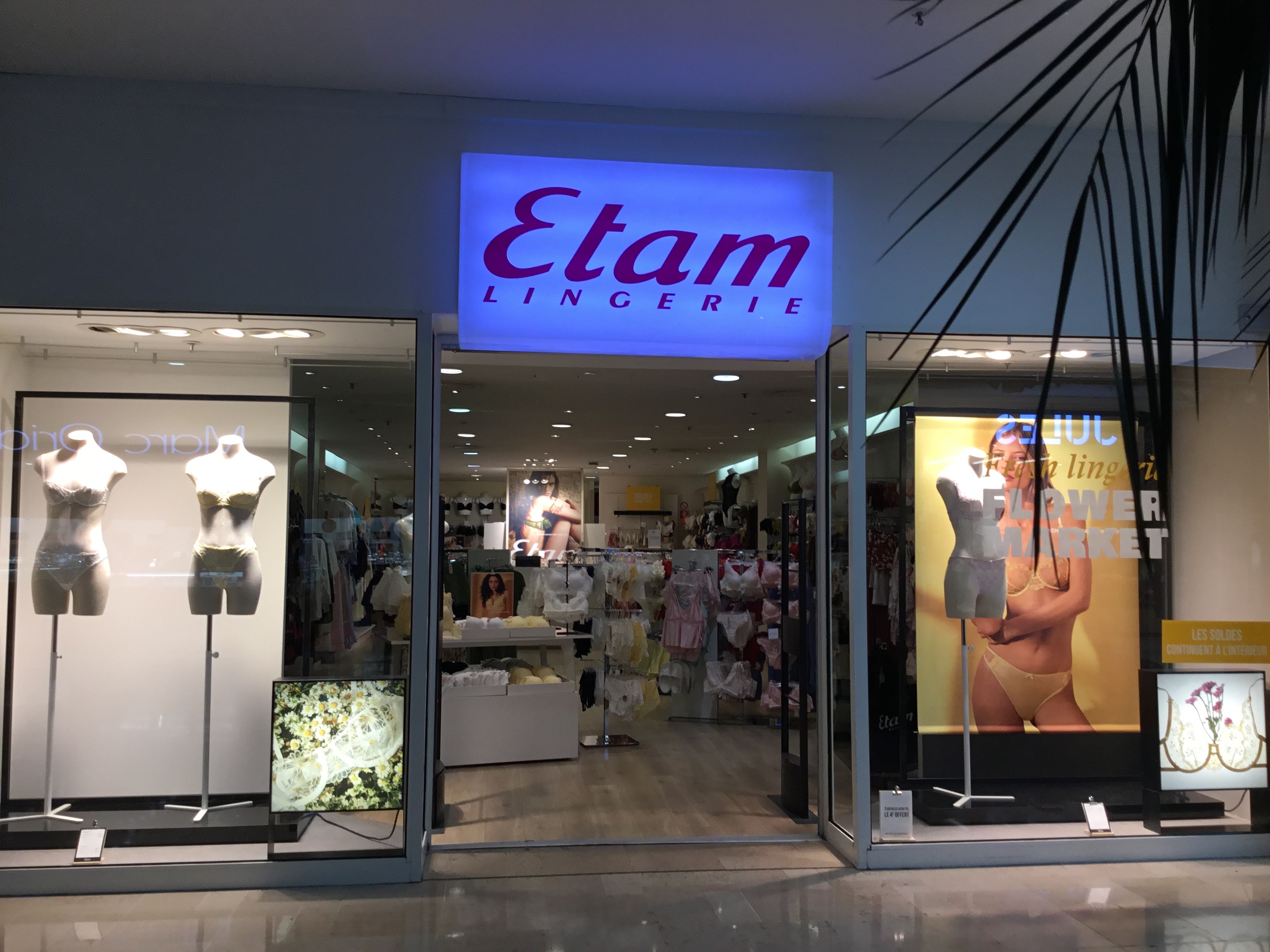 Foto 199 di Etam Lingerie