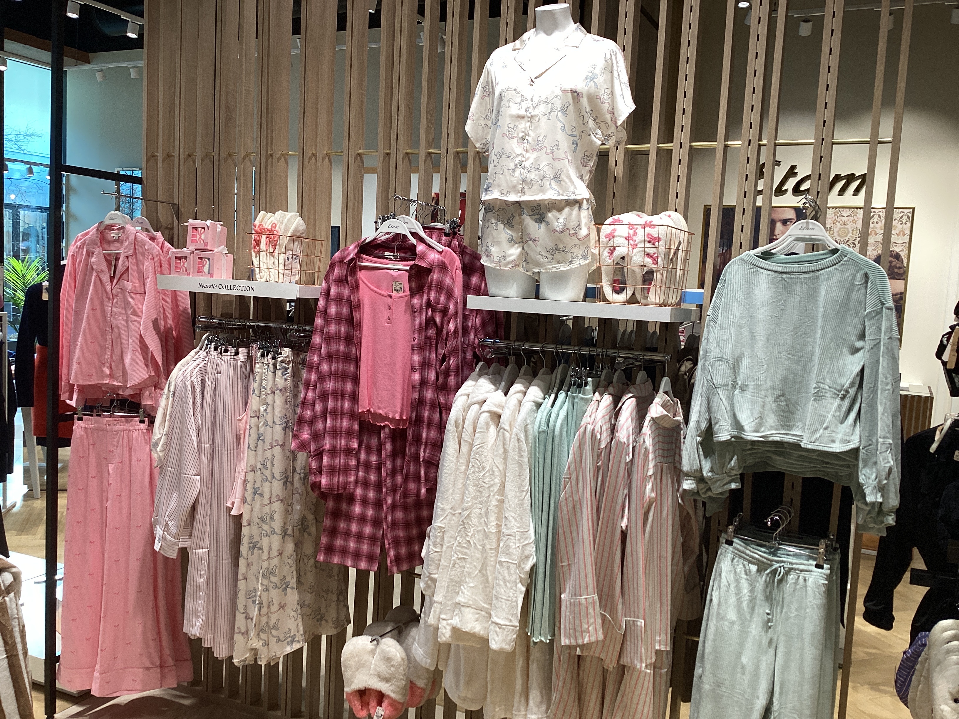 Etam Lingerie et Prêt-à-porter