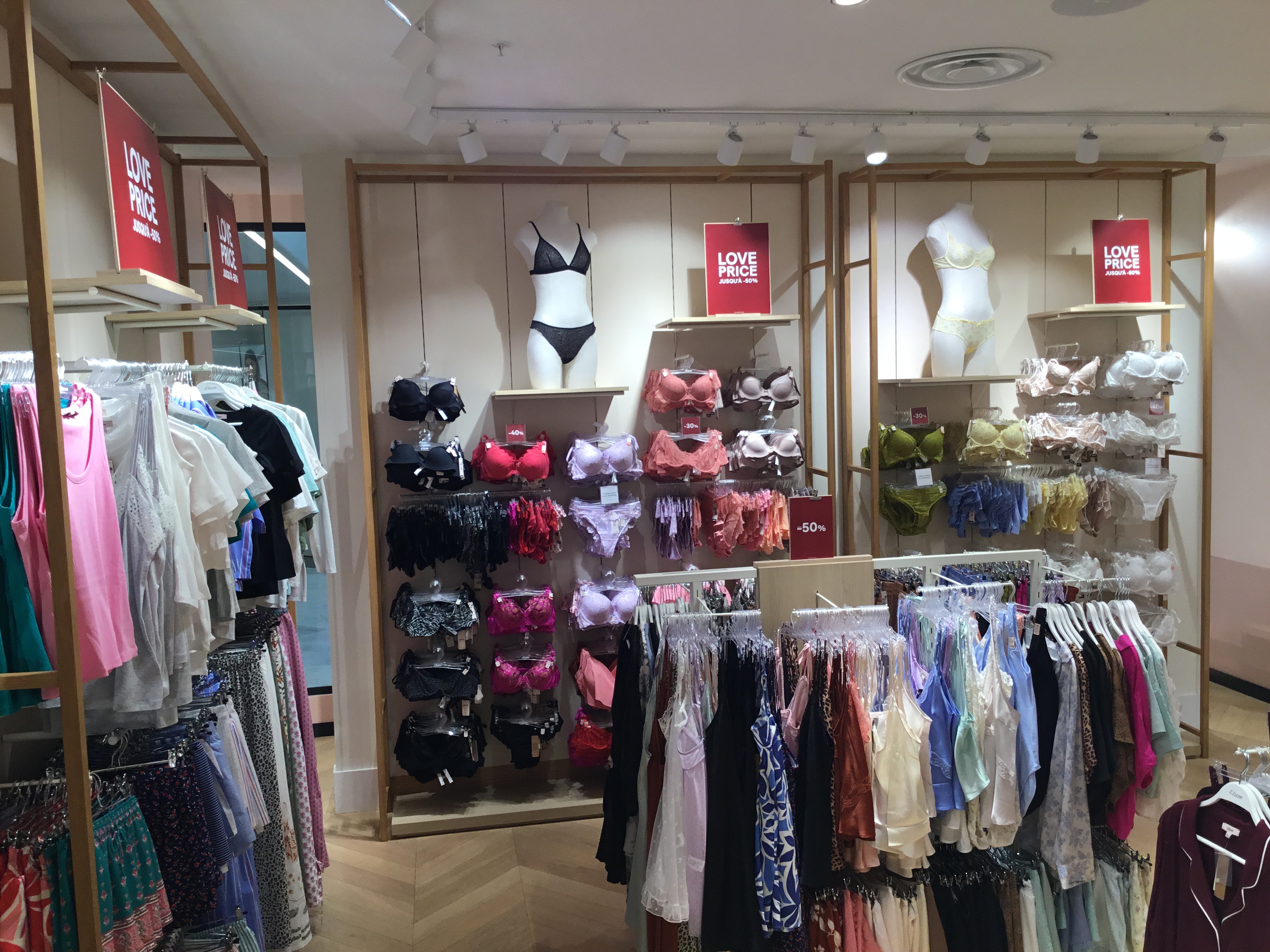 Foto 82 di Etam Lingerie