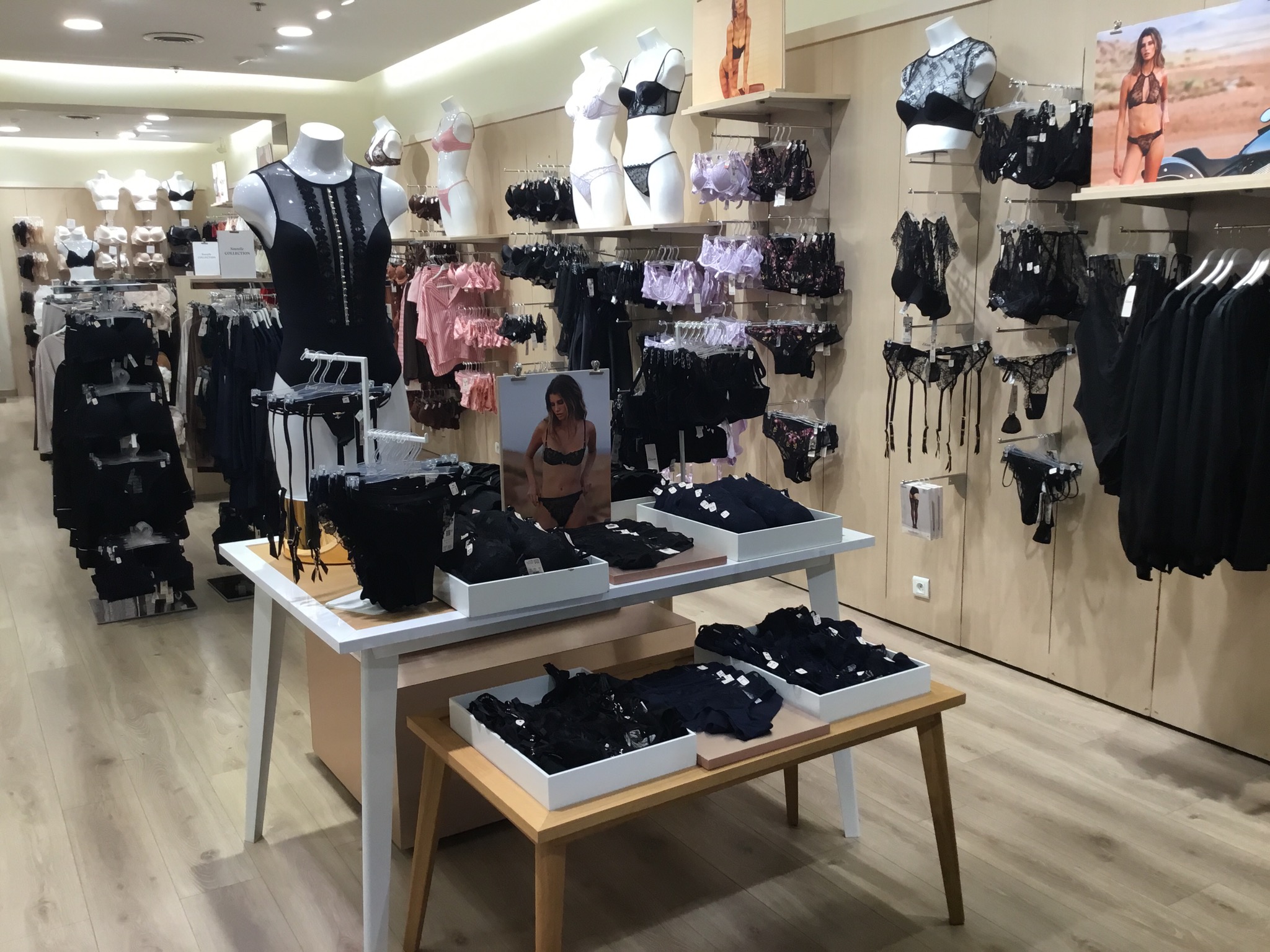 Foto 3 di Etam Lingerie